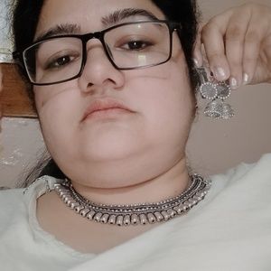 Meet your Posher, Etisha